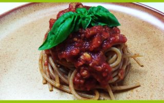 spaghetti di farro con ragù veg